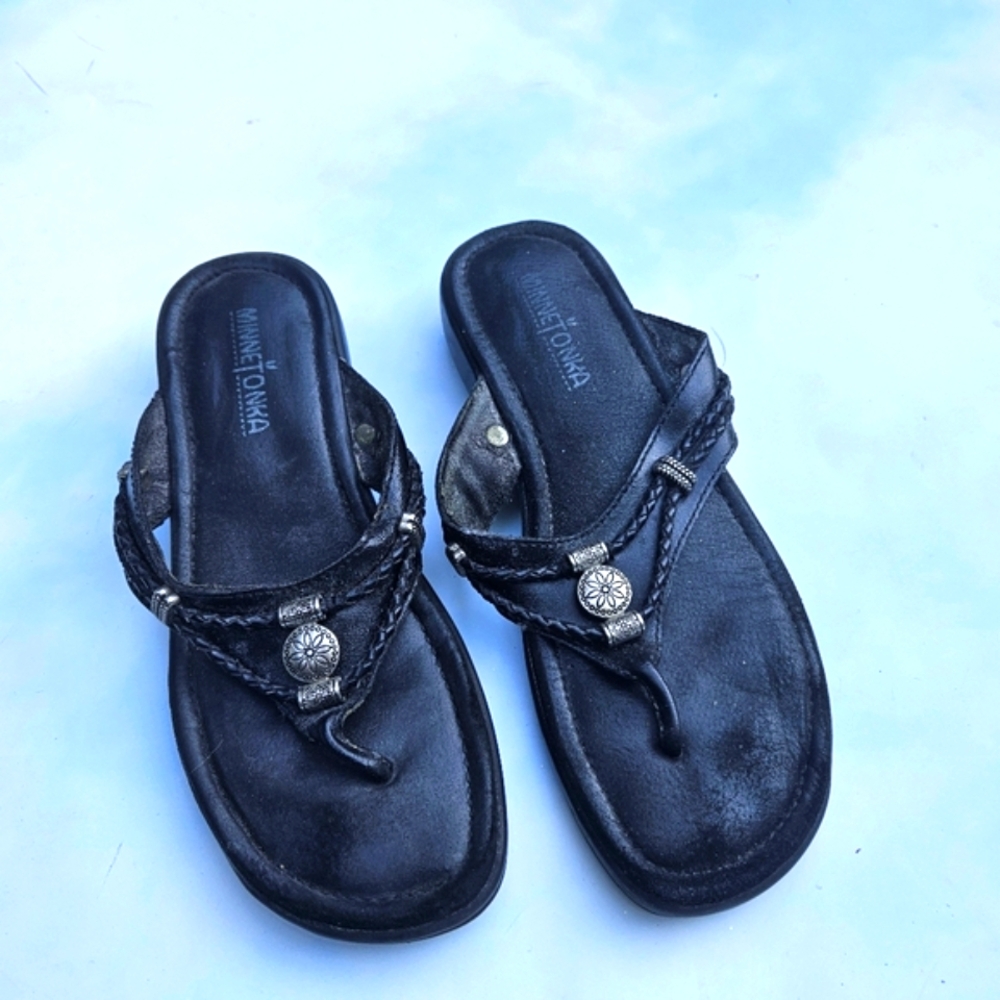 Minnetonka Women's Black Sandals Real Leather Flip Flips 100% Leather Sandals